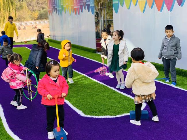 幼兒園人造草坪應(yīng)該怎么選擇呢？